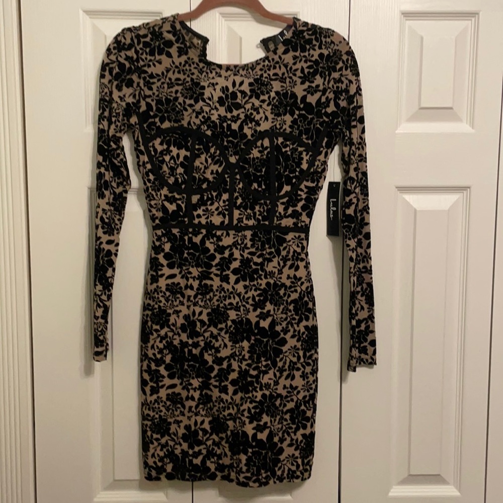 LULU’s long sleeve dress. NEVER WORN!